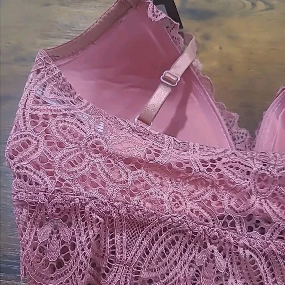 NWT Fredricks of Hollywood pink/dusty rose floral Finley lace bralette - Picture 8 of 10
